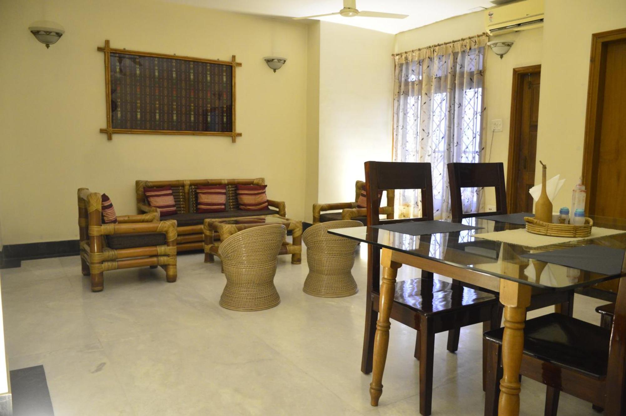 River Breeze Home A Comfort Stay Гувахати Экстерьер фото